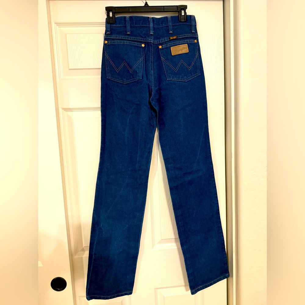Wrangler straight leg dark wash jeans, 27x34
